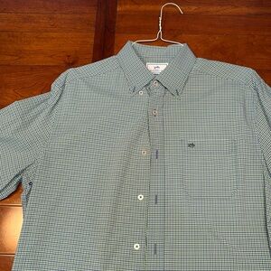 Southern Tide men’s washable button down.
